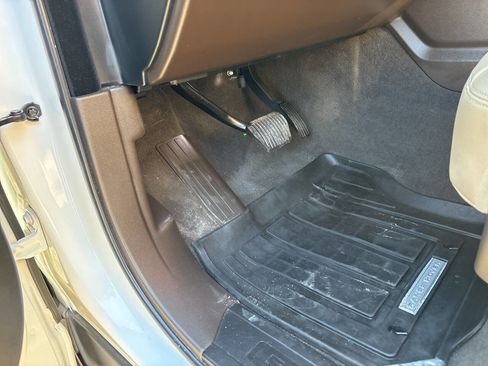 Used 2018 Land Rover Range Rover Sport SE image 39