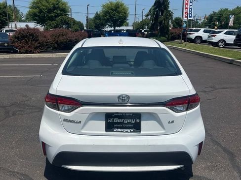 Used 2021 Toyota Corolla LE FWD image 7