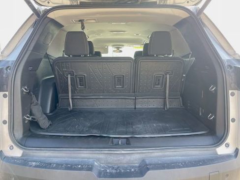 Used 2020 Chevrolet Traverse LT w/ LPO, Blackout Package image 25