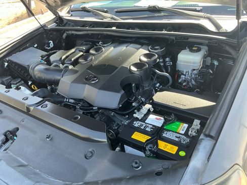 Used 2019 Toyota 4Runner SR5 AWD/4WD image 22