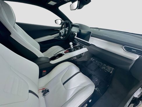 Used 2025 Lotus Emira RWD image 25
