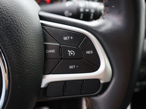 Used 2018 Jeep Compass Latitude w/ Popular Equipment Group FWD image 31
