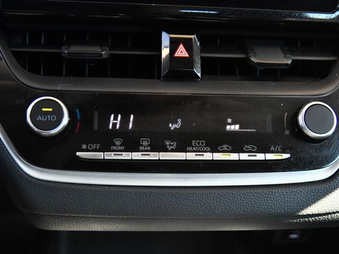 Used 2024 Toyota Corolla LE image 23