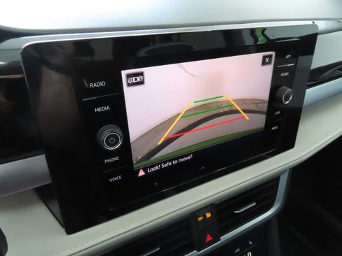 New 2025 Volkswagen Taos SE image 19