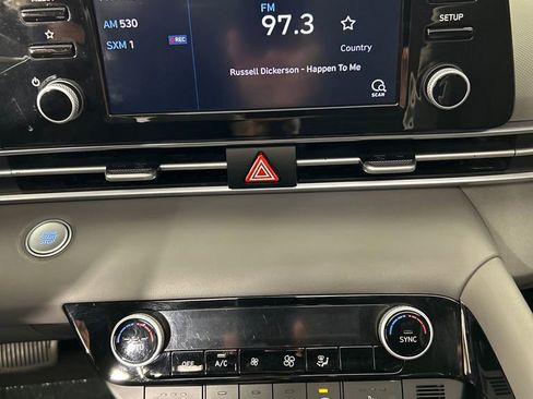 Used 2022 Hyundai Elantra SEL w/ Convenience + Premium Package FWD image 14