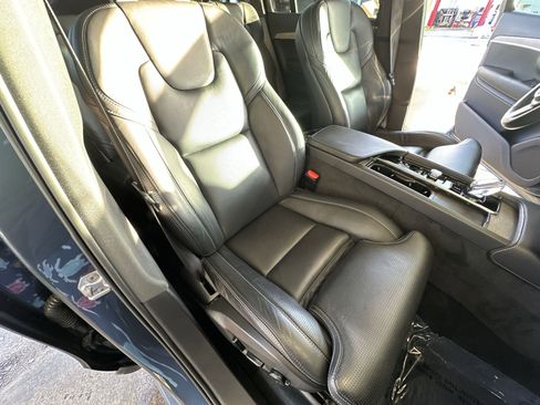 Used 2021 Volvo XC90 T8 Inscription w/ Advanced Package image 28