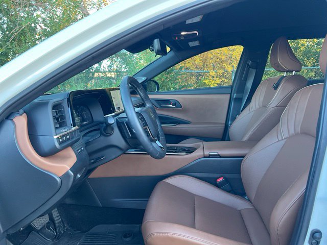 Used 2025 Toyota Crown Signia AWD/4WD image 27