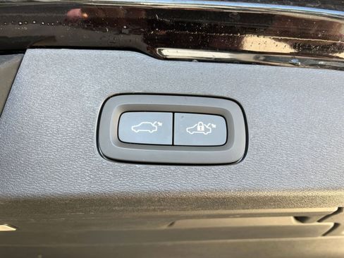 Used 2025 Volvo V60 B5 Cross Country Plus AWD/4WD image 23