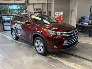 Used 2018 Toyota Highlander Limited AWD/4WD video 1