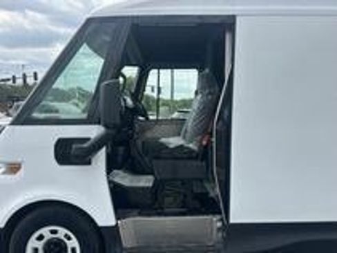 Used 2024 Chevrolet Brightdrop 400 w/ Commercial Equipment Package AWD/4WD image 6