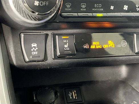 Used 2024 Toyota RAV4 XLE image 20