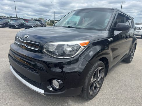 Used 2017 Kia Soul + FWD image 7