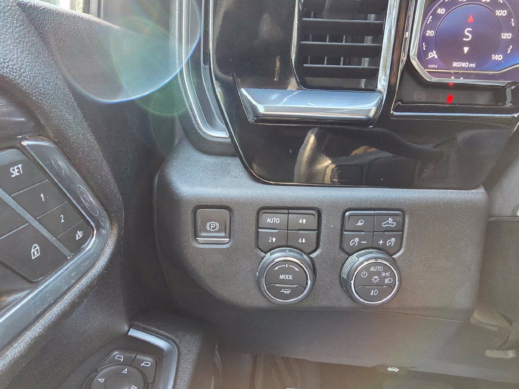 Used 2024 Chevrolet Silverado 2500 LTZ w/ LTZ Plus Package AWD/4WD image 33