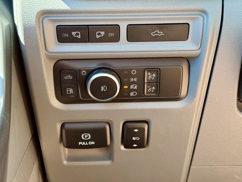 Used 2021 Ford F150 Lariat w/ Equipment Group 502A High AWD/4WD image 22