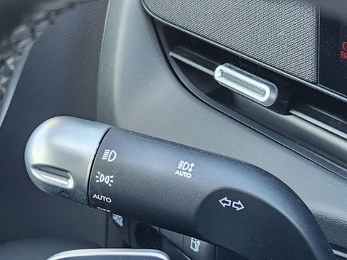 Used 2025 Hyundai Ioniq 5 SE image 17