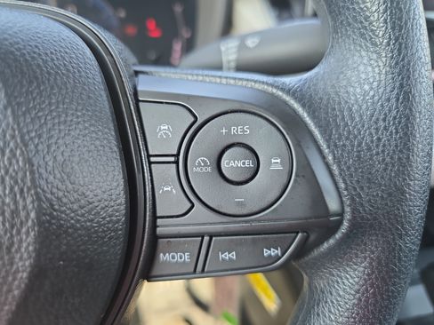 Used 2026 Toyota Corolla Cross L FWD image 17