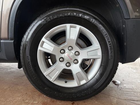 Used 2010 GMC Acadia SLE image 25