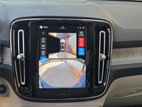 New 2026 Volvo XC40 B5 Plus w/ Protection Package Premier AWD/4WD image 14