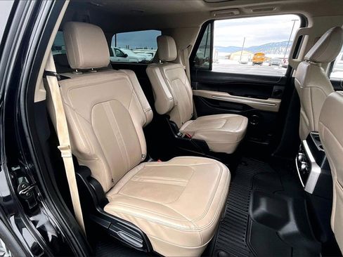 Used 2022 Ford Expedition Limited image 27