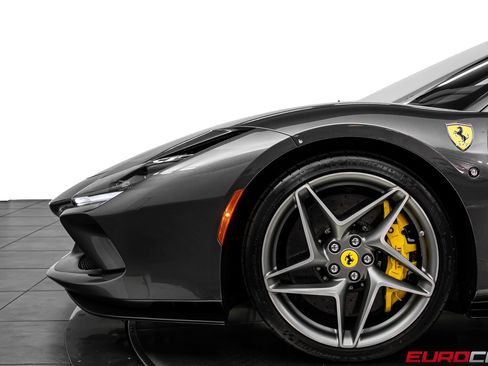 Used 2021 Ferrari F8 Tributo RWD image 15