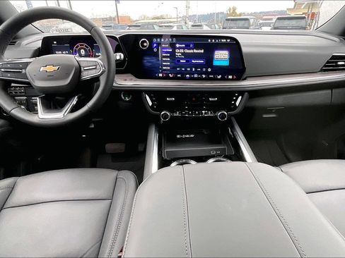 New 2026 Chevrolet Suburban LT w/ Comfort Package image 5