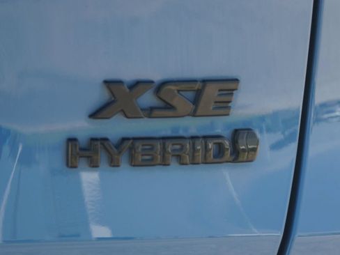 Used 2023 Toyota RAV4 XSE AWD/4WD image 21