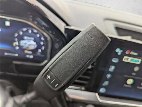 Used 2022 Chevrolet Silverado 1500 LT image 11