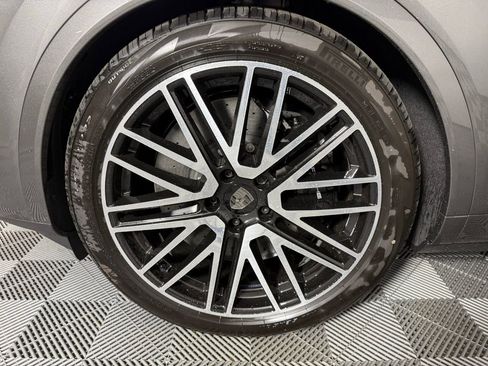 New 2026 Porsche Cayenne Turbo AWD/4WD image 11