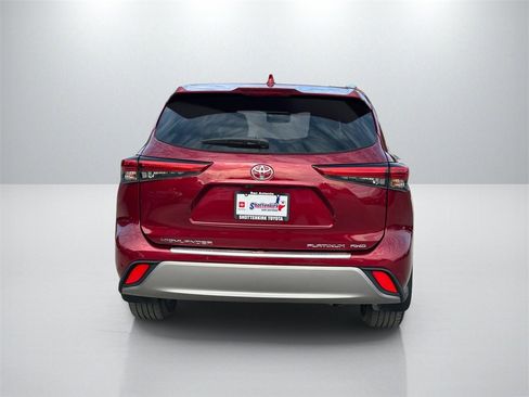 Certified 2022 Toyota Highlander Platinum image 6