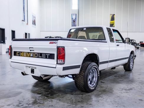 Used 1993 Chevrolet S10 Pickup 2WD Extended Cab image 7