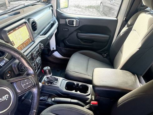 Used 2023 Jeep Wrangler Unlimited w/ Cold Weather Group AWD/4WD image 25