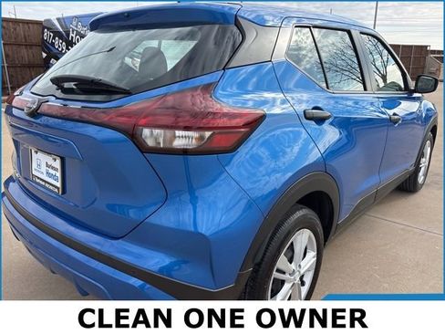 Used 2025 Nissan Kicks Play S image 3