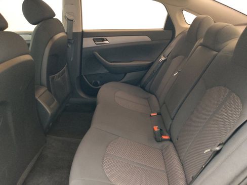 Used 2019 Hyundai Sonata SE w/ Cargo Package FWD image 18