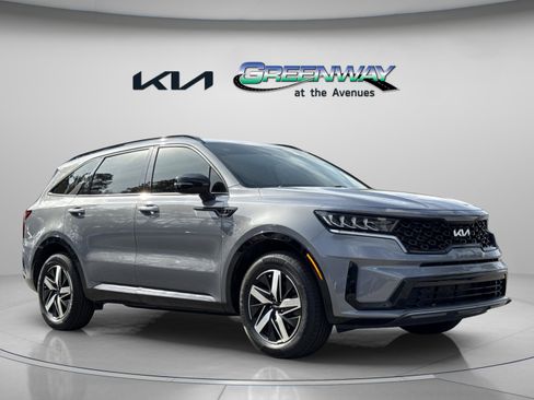 Certified 2022 Kia Sorento S image 2