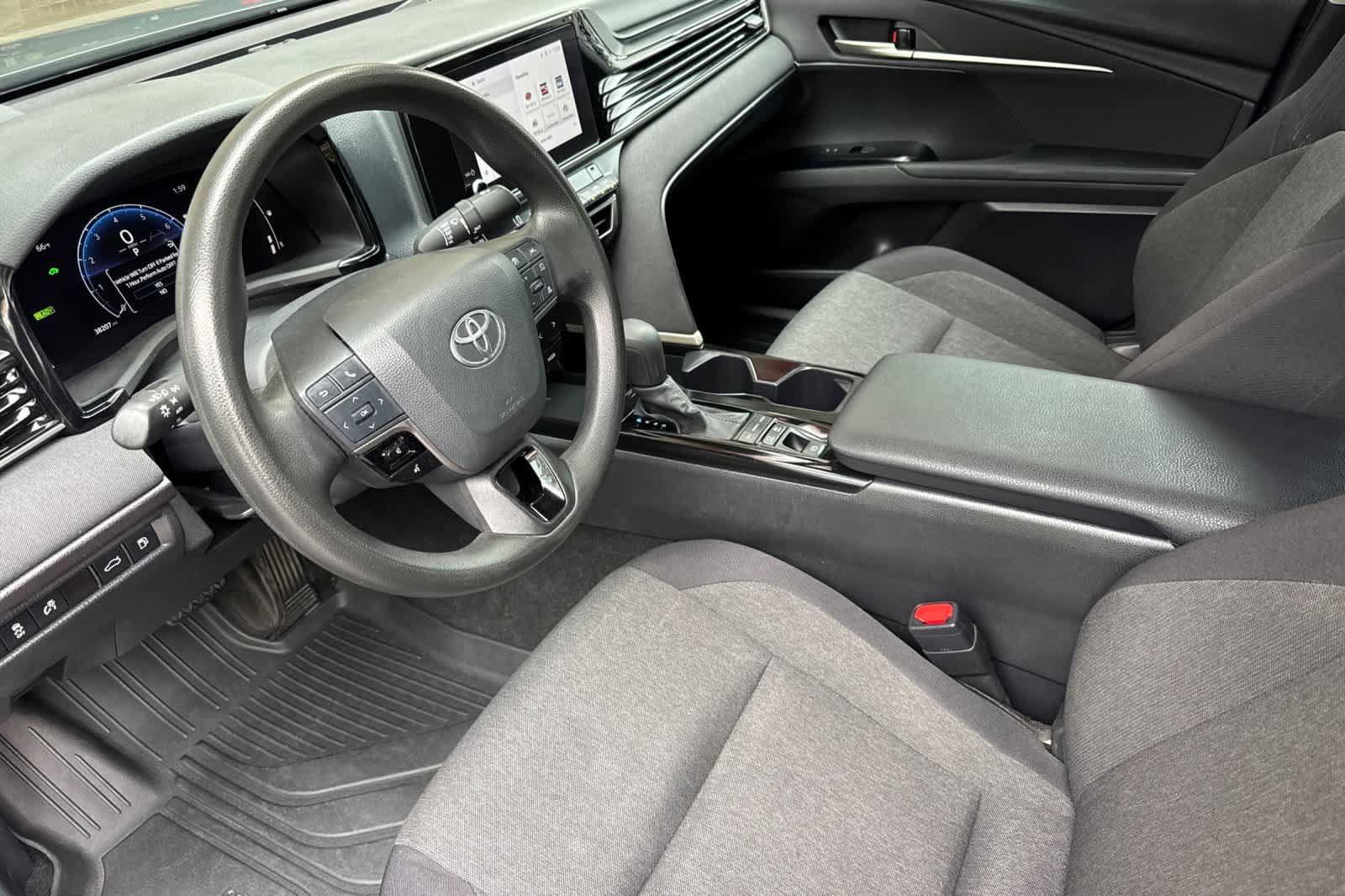 Used 2025 Toyota Camry LE FWD image 11
