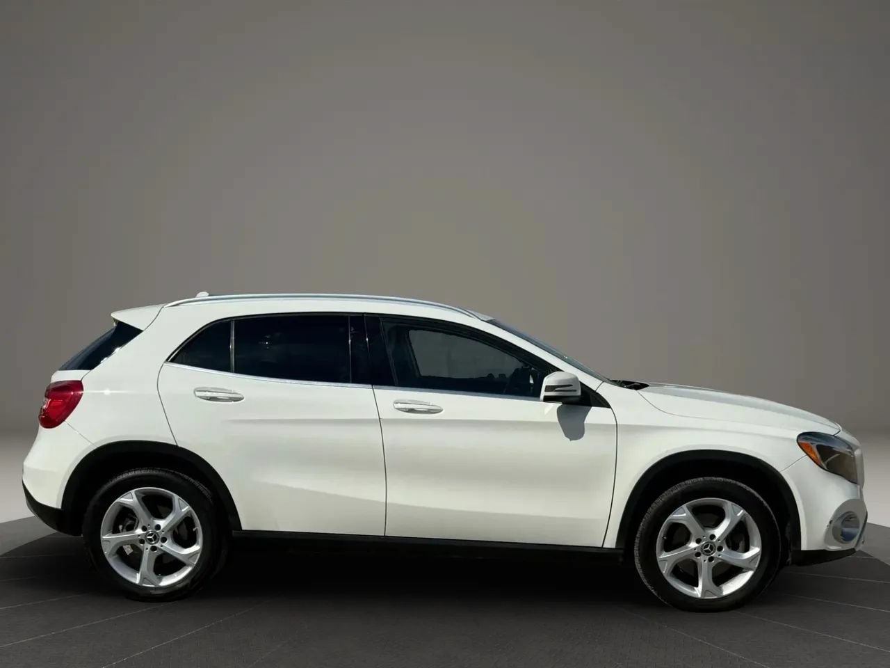 Used 2018 Mercedes-Benz GLA 250 w/ Premium Package image 6