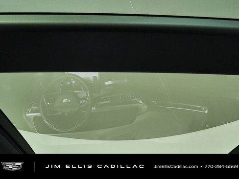 Used 2024 Cadillac Lyriq Luxury AWD/4WD image 17