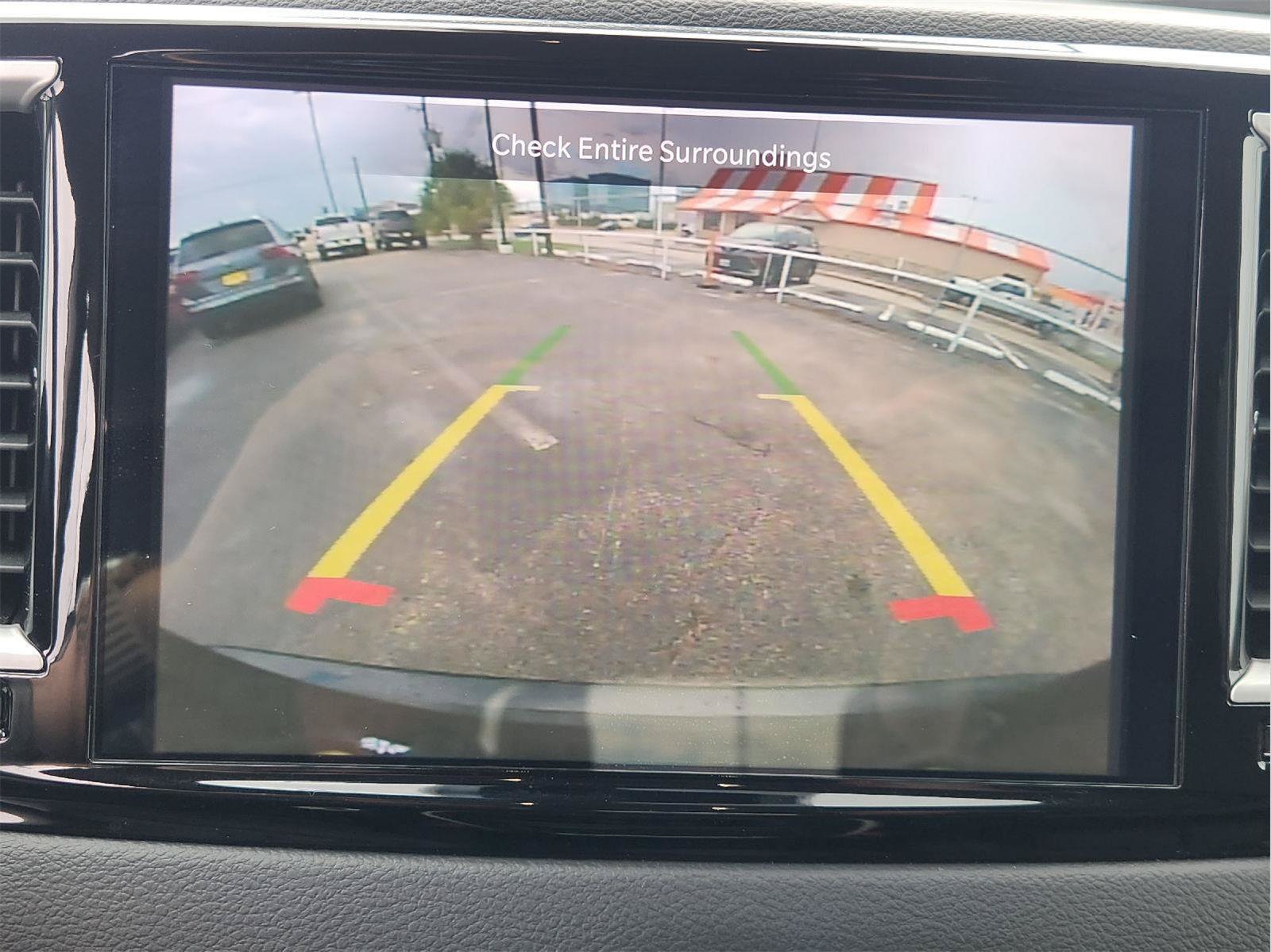 Used 2024 Chrysler Pacifica Touring-L FWD image 18