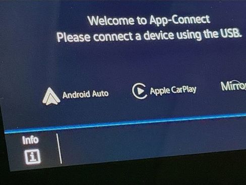 Used 2022 Volkswagen Tiguan SE w/ Panoramic Sunroof Package image 13