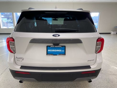 Used 2023 Ford Explorer XLT w/ Equipment Group 202A image 6