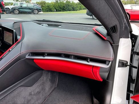 Used 2025 Chevrolet Corvette Stingray Premium Cpe w/ Z51 Performance Package RWD image 26