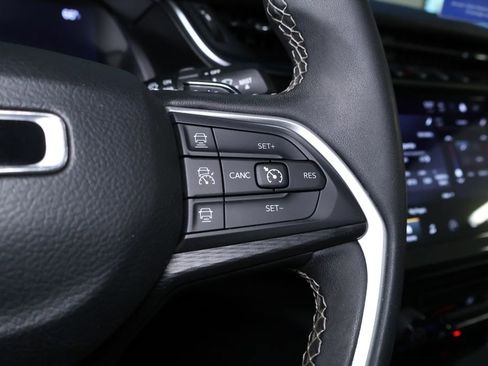 Used 2023 Jeep Grand Cherokee L Laredo image 24