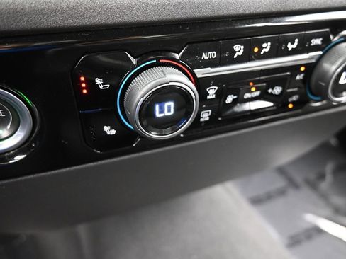 Used 2023 Chevrolet Silverado 1500 LT image 26