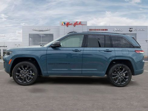 New 2026 Jeep Grand Cherokee Limited AWD/4WD image 2