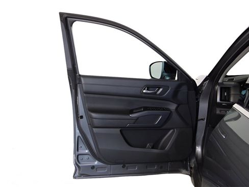 Used 2024 Nissan Pathfinder SL image 31