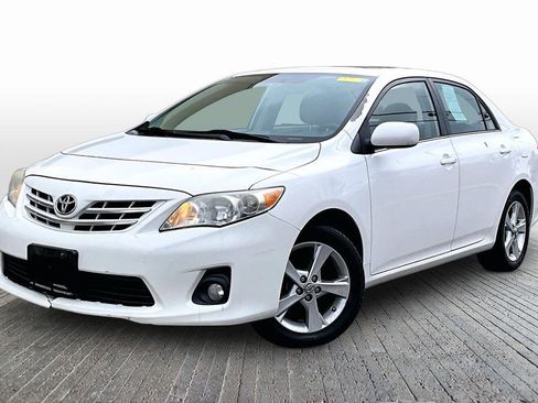 Used 2013 Toyota Corolla LE w/ Premium Pkg image 3