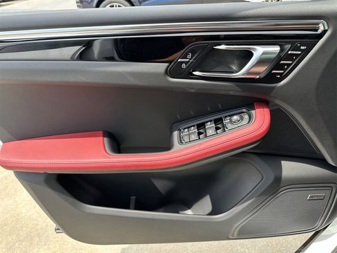 New 2025 Porsche Macan image 20