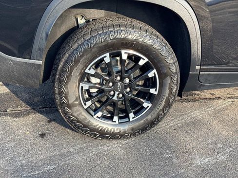 Used 2026 Chevrolet Traverse Z71 image 11