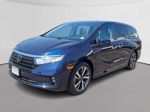 Certified 2023 Honda Odyssey Touring image 4