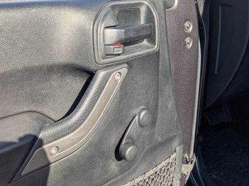 Used 2018 Jeep Wrangler Unlimited Sport w/ Connectivity Group image 23